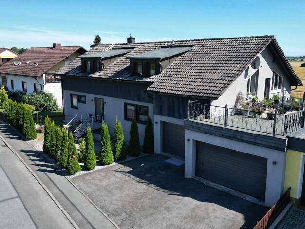 Mehrfamilienhaus zum Kauf als Kapitalanlage geeignet 459.000 € 10 Zimmer 339 m² 773 m² Grundstück Berg 95180