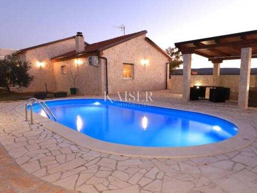 Haus zum Kauf 980.000 € 4 Zimmer 138 m² Pridraga, Novigrad Novigrad