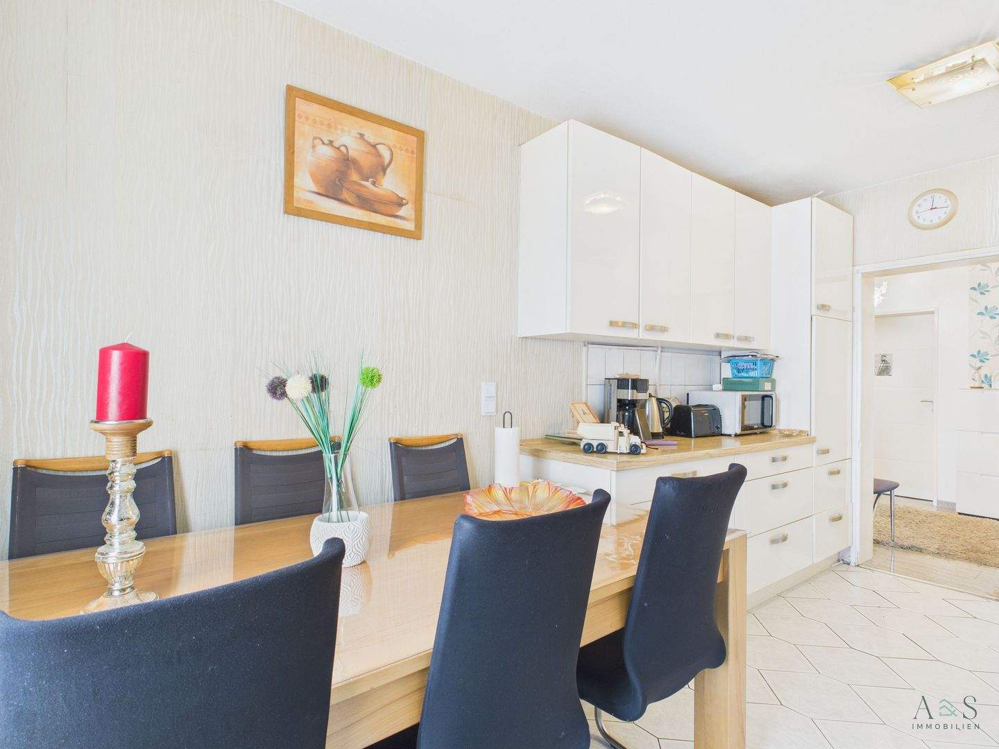 Immobilie in Gütersloh - Großzügige 3-Zimmer-Wohnung mit zusätzlichem 36,5m² Dachboden - Verkauf gegen Gebot! - Bild 1