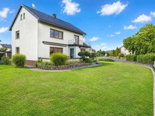 Einfamilienhaus zum Kauf 320.000 € 6 Zimmer 147 m² 877 m² Grundstück Michelau Michelau in Oberfranken 96247