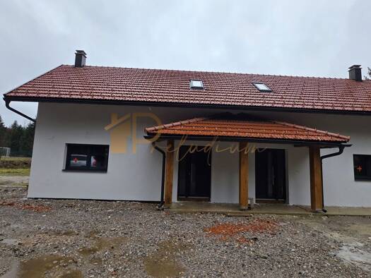 Doppelhaushälfte zum Kauf 149.000 € 3 Zimmer 280 m² Grundstück Delnice 51300