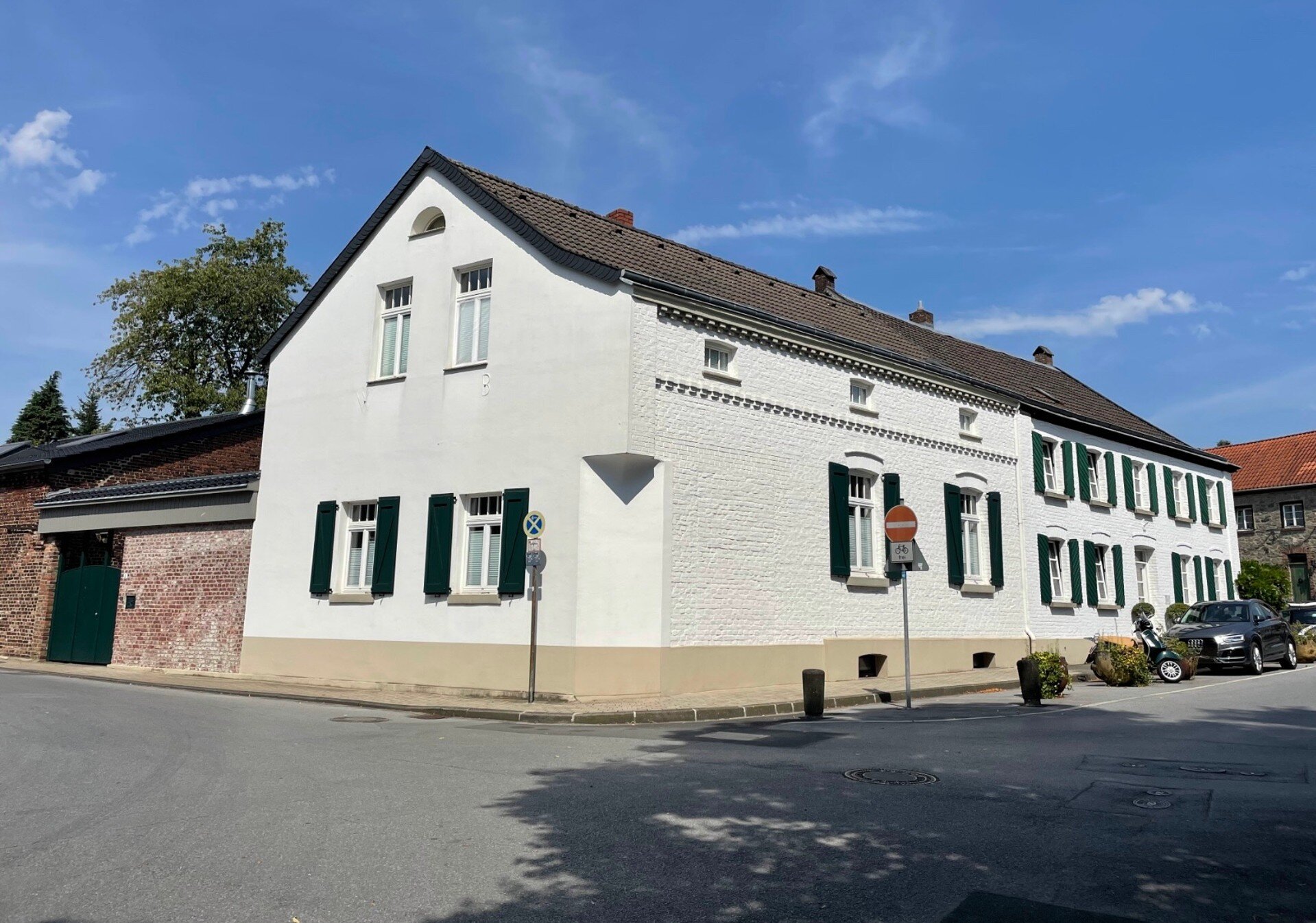 Reihenendhaus zur Zwangsversteigerung 560.000 € 1 Zimmer 260 m²<br/>Wohnfläche 557 m²<br/>Grundstück Eggerscheidt Ratingen 40883