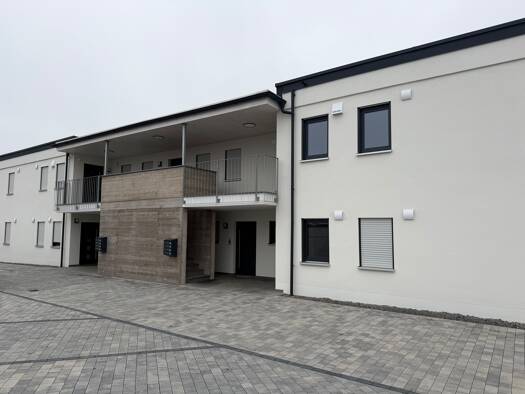 Wohnung zur Miete 980 € 3 Zimmer 93 m² Geschoss 1/2 frei ab sofort Bergtheim 97241