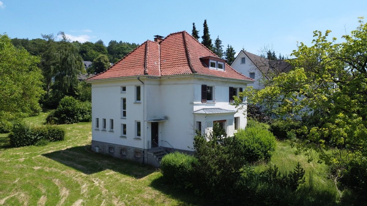 Einfamilienhaus zum Kauf 439.000 € 10 Zimmer 254,2 m²<br/>Wohnfläche 1.850 m²<br/>Grundstück Bad Driburg Bad Driburg 33014