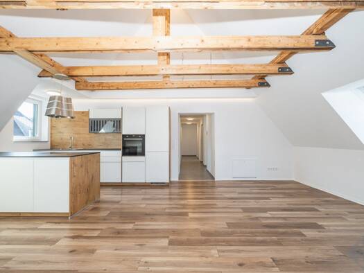 Immobilie in Sankt Pantaleon - Wohnung zum Kauf - Sankt Pantaleon - 325.000 € - 4 Zimmer, 101 m², 2. Geschoss - Bild 1