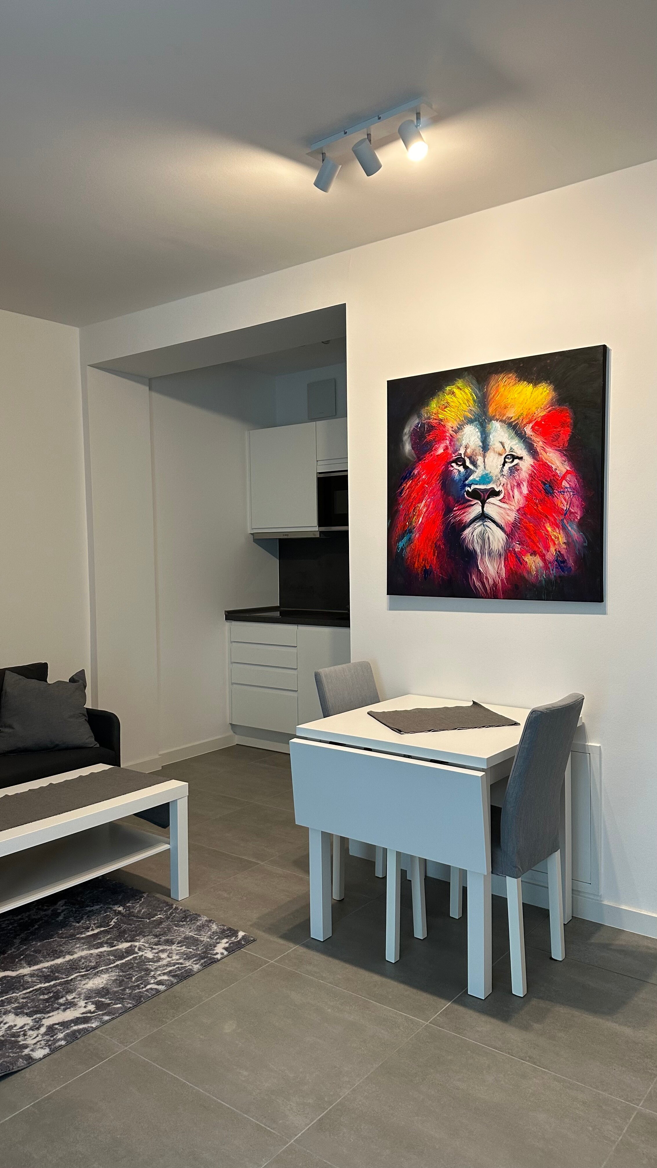 Studio zur Miete 1.160 € 1 Zimmer 45 m²<br/>Wohnfläche 1.<br/>Geschoss ab sofort<br/>Verfügbarkeit Schwalbacher Straße Gallus Frankfurt am Main 60326