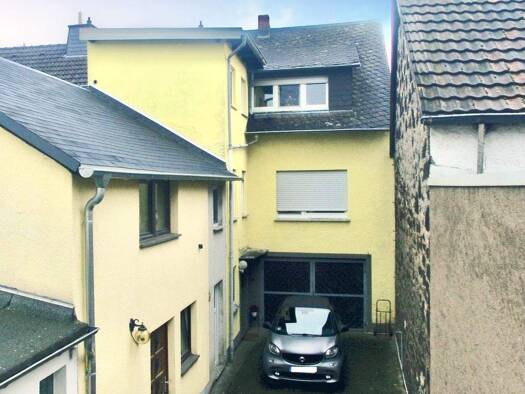 Reihenmittelhaus zum Kauf 190.000 € 6 Zimmer 144 m² 390 m² Grundstück Eich Andernach 56626