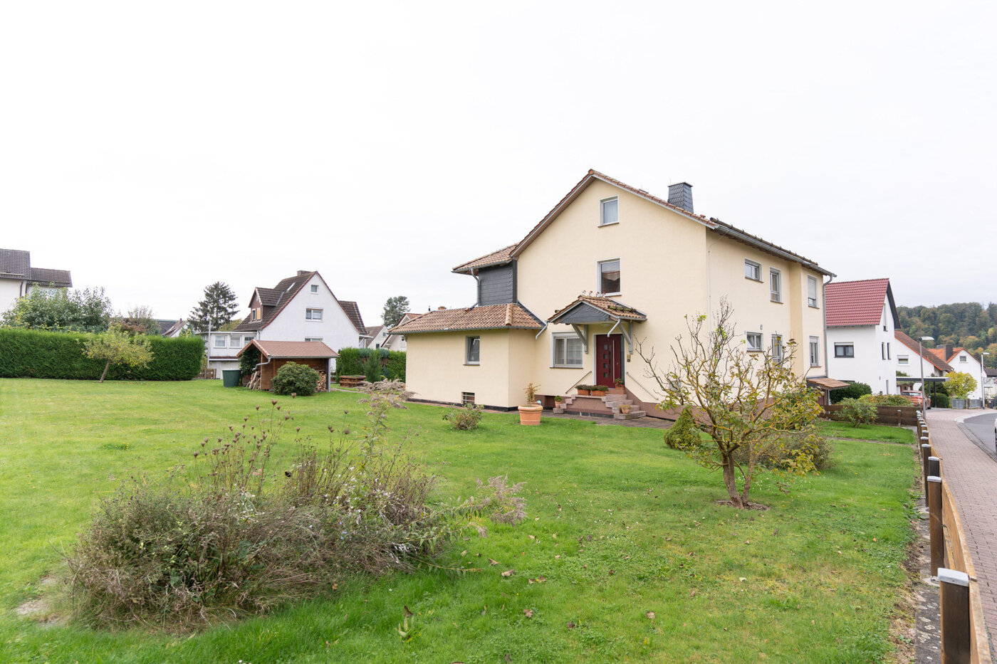 Mehrfamilienhaus zum Kauf 379.000 € 10 Zimmer 198 m²<br/>Wohnfläche 1.280 m²<br/>Grundstück Bergshausen Fuldabrück / Bergshausen 34277