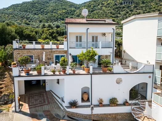 Villa zum Kauf provisionsfrei 560.000 € 10 Zimmer 485 m² frei ab sofort Caronia 98072