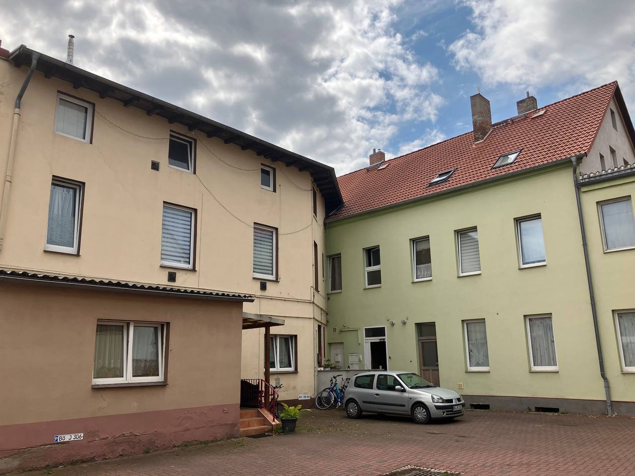 Mehrfamilienhaus zum Kauf als Kapitalanlage geeignet 803 m²<br/>Wohnfläche 4.864 m²<br/>Grundstück Thälmannstraße 13 Oschersleben Oschersleben 39387