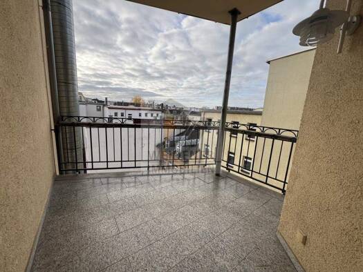 Wohnung zur Miete 690 € 4 Zimmer 114,5 m² 3. Geschoss frei ab sofort Reichsstraße 2 Innenstadt Gera 07545