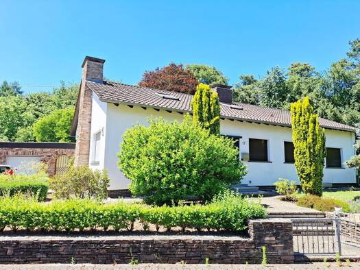Einfamilienhaus zum Kauf 459.000 € 5 Zimmer 130 m² 1.000 m² Grundstück frei ab sofort Am Bausgarten 17 Schwemlingen Merzig 66663