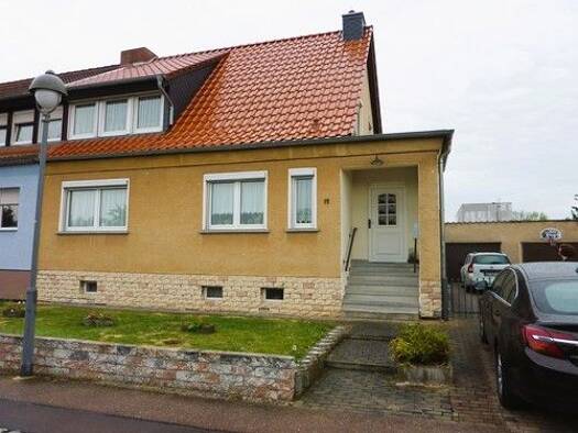 Doppelhaushälfte zum Kauf 142.000 € 5 Zimmer 125 m² 750 m² Grundstück frei ab sofort Burgwerben Weißenfels 06667