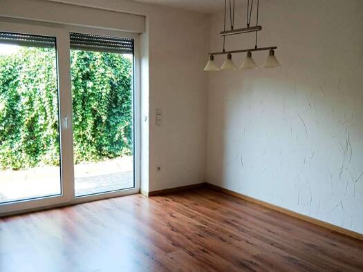 Wohnung zum Kauf 89.000 € 2 Zimmer 59 m² Weißenfels 06667