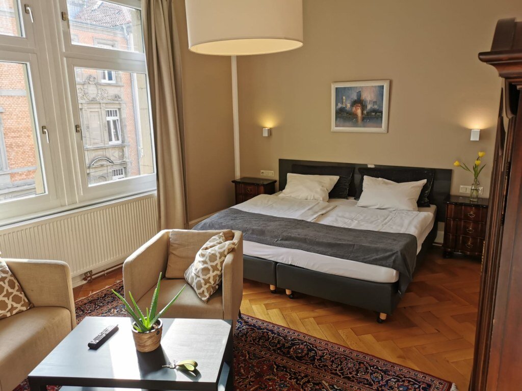 Wohnung zur Miete Wohnen auf Zeit 2.000 € 2 Zimmer 65 m²<br/>Wohnfläche 01.03.2025<br/>Verfügbarkeit Immenhofer Straße Weinsteige Stuttgart 70180