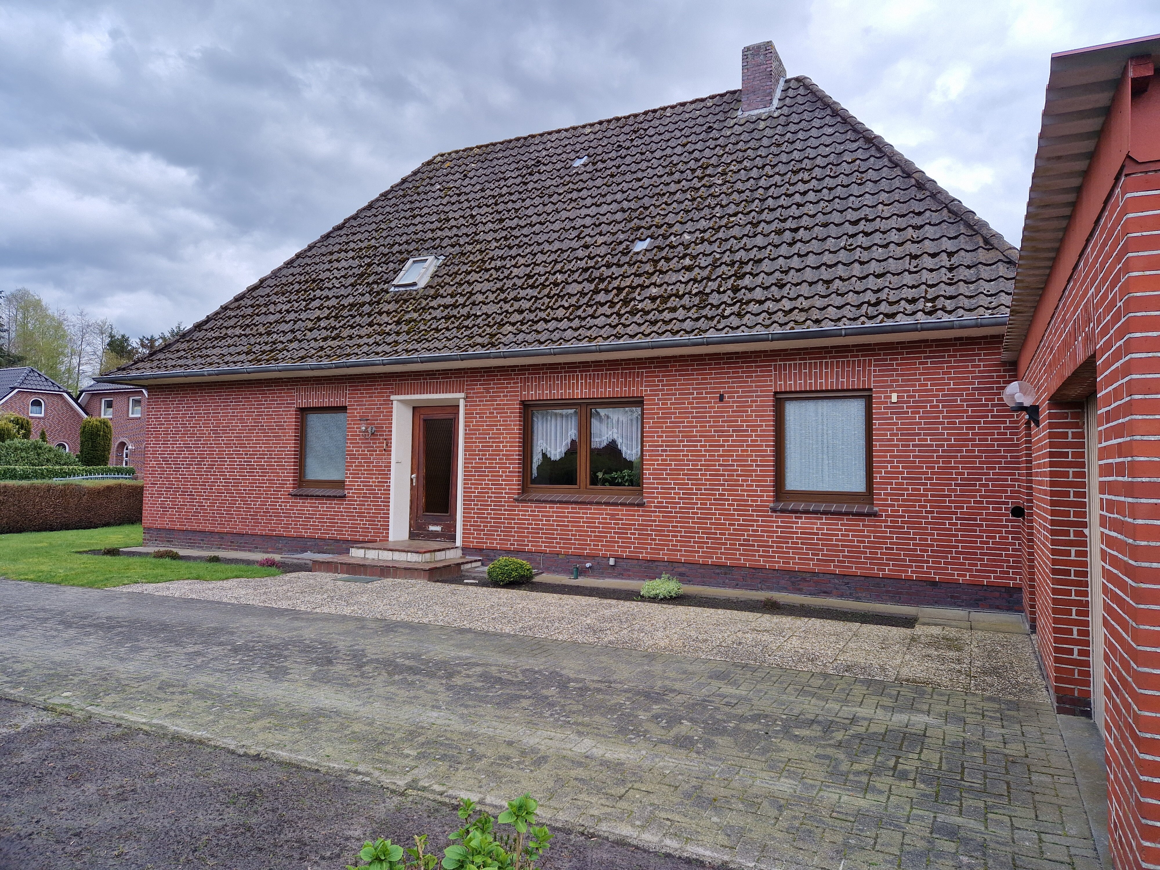 Einfamilienhaus zum Kauf 198.000 € 5 Zimmer 134 m²<br/>Wohnfläche 1.443 m²<br/>Grundstück Barßelermoor Barßel 26676