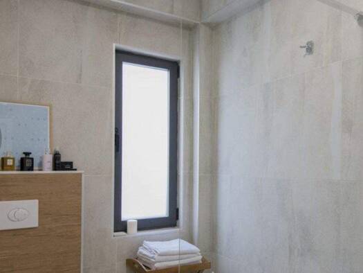 Haus zum Kauf 1.400.000 € 8 Zimmer 800 m² 3.000 m² Grundstück Podstrana