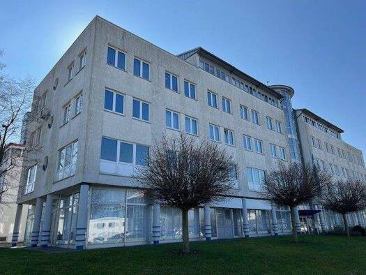 Bürofläche zur Miete 2.250 € 5 Zimmer 250 m² Bürofläche teilbar ab 250 m² Schmarl Rostock 18106