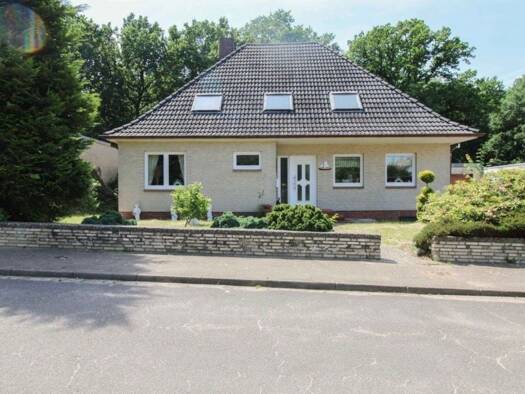 Einfamilienhaus zum Kauf provisionsfrei 369.000 € 6 Zimmer 171,6 m² 565 m² Grundstück Peter-Göttsche-Straße 13 Burg (Dithmarschen) 25712