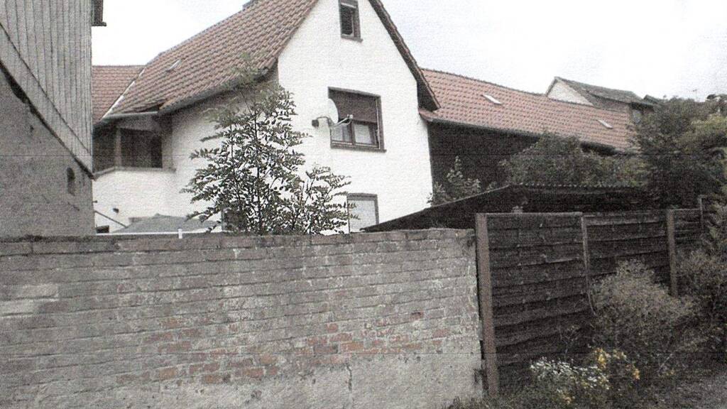 Einfamilienhaus zum Kauf 280.000 € 8 Zimmer 150 m² 374 m² Grundstück Brandoberndorf Waldsolms 35647