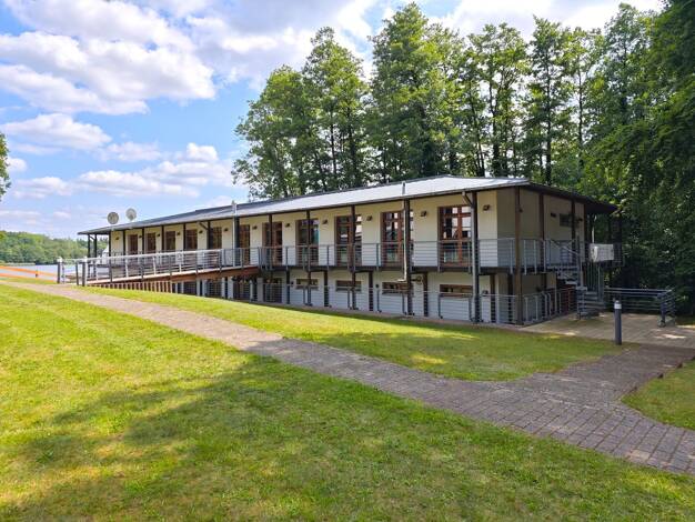 Hotel zum Kauf 1.200.000 € 22 Zimmer 44 Betten 260 m² Gastrofläche 2.917 m² Grundstück Parchim 19370