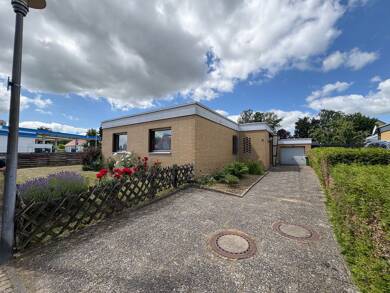 Bungalow zum Kauf 179.500 € 4 Zimmer 143,7 m² 881 m² Grundstück frei ab sofort Schöningen Schöningen 38364