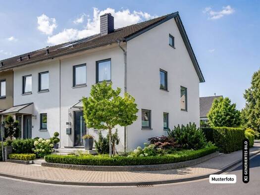 Doppelhaushälfte zum Kauf provisionsfrei 110.000 € Eschweiler über Feld Nörvenich 52388