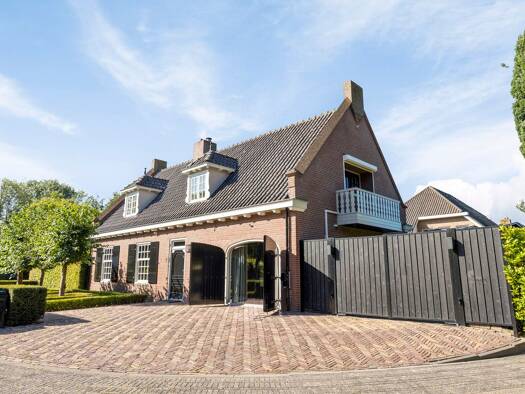 Haus zum Kauf 1.295.000 € 7 Zimmer 192 m² 824 m² Grundstück diepenbrockstraat 11 Geertruidenberg 4941 WN