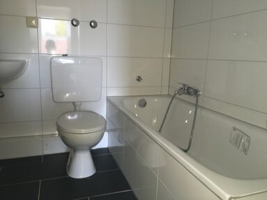 Wohnung zur Miete 500 € 3,5 Zimmer 73 m² 3. Geschoss frei ab 01.02.2025 Erich-Ollenhauer-Straße 15 Weddinghofen Bergkamen 59192