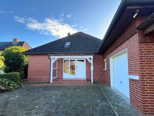 Einfamilienhaus zur Miete 1.700 € 8 Zimmer 214 m² 988 m² Grundstück frei ab 01.01.2027 Großenkneten Großenkneten 26197