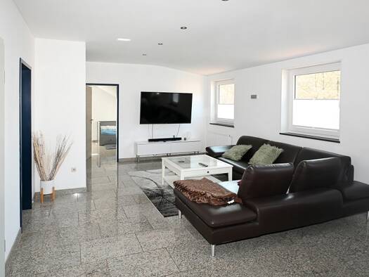 Wohnung zum Kauf 275.000 € 4 Zimmer 150 m² 3. Geschoss Helsa 34429