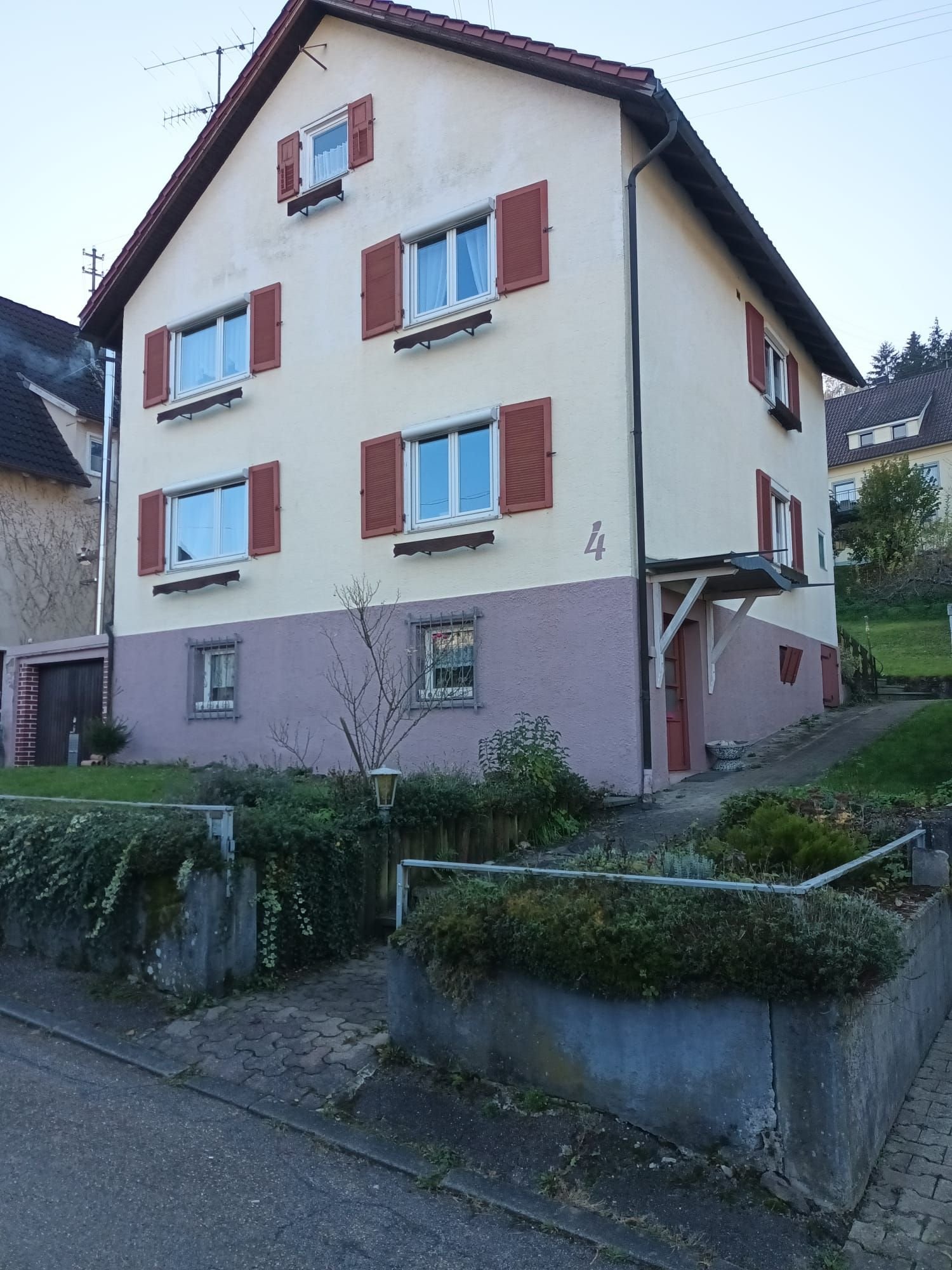 Einfamilienhaus zum Kauf provisionsfrei 279.000 € 6 Zimmer 142 m²<br/>Wohnfläche 610 m²<br/>Grundstück ab sofort<br/>Verfügbarkeit Hummelberg 4 Aistaig Oberndorf am Neckar 78727