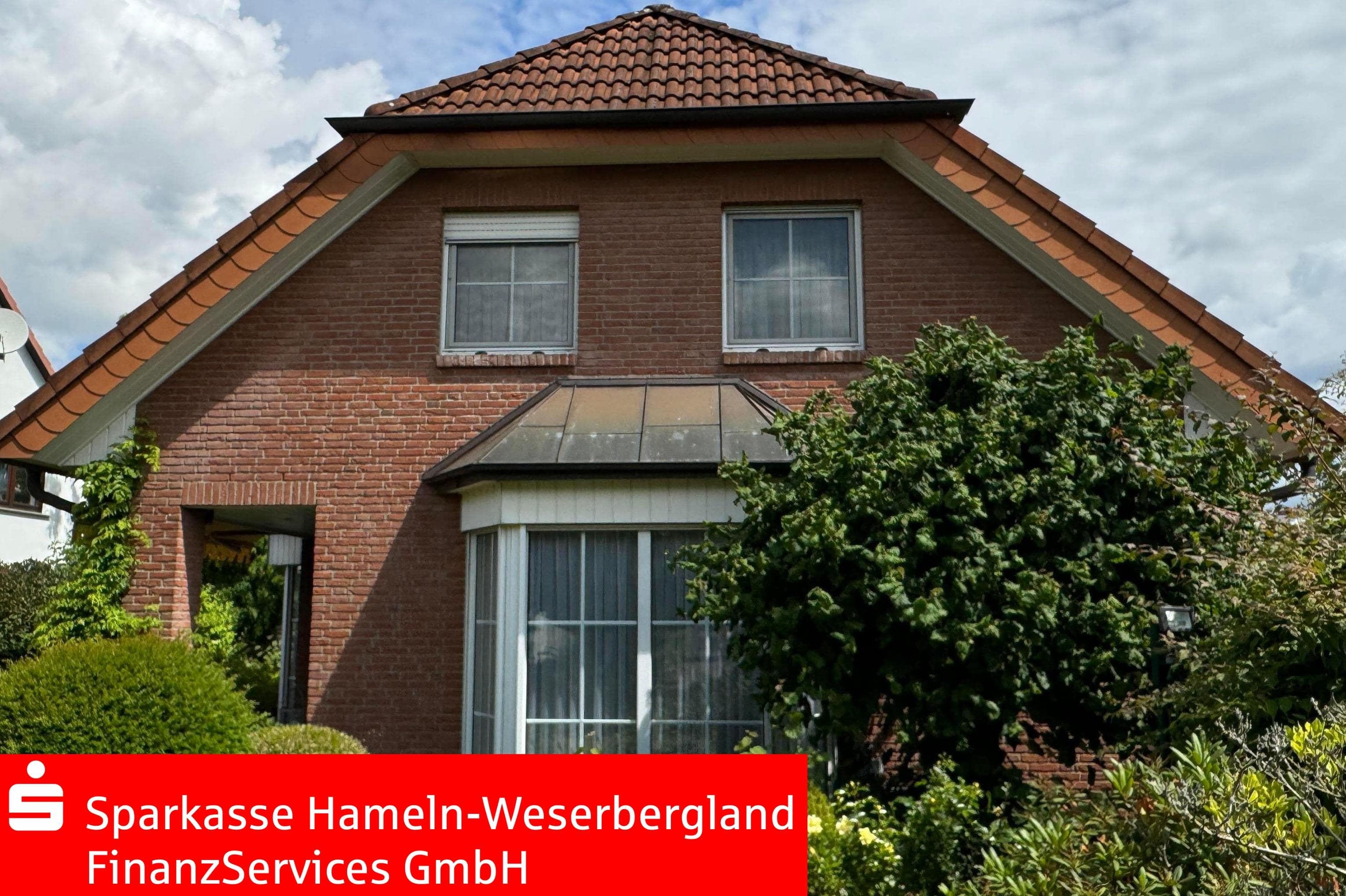 Einfamilienhaus zum Kauf 388.500 € 4 Zimmer 123 m²<br/>Wohnfläche 752 m²<br/>Grundstück ab sofort<br/>Verfügbarkeit Hessisch Oldendorf Hessisch Oldendorf 31840