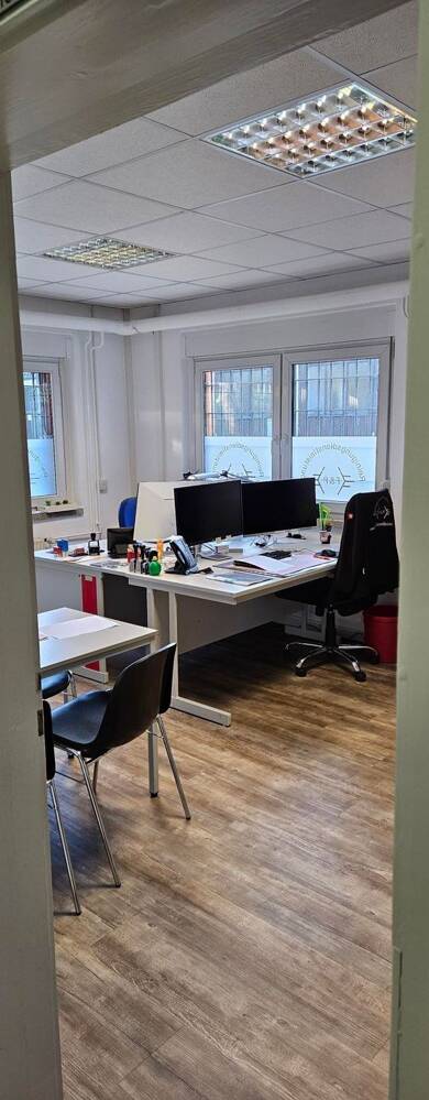 Büro-/Praxisfläche zur Miete provisionsfrei 427 € 3 Zimmer 61 m² Bürofläche Schwimmbadstraße 3 Wolmirstedt Wolmirstedt 39326