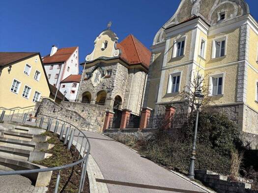 Doppelhaushälfte zum Kauf 380.000 € 4 Zimmer 102 m² 146 m² Grundstück frei ab 01.10.2026 Parsberg 92331