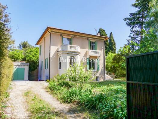 Einfamilienhaus zum Kauf 1.300.000 € 9 Zimmer 243 m² 930 m² Grundstück Cathedrale Toulon 83000