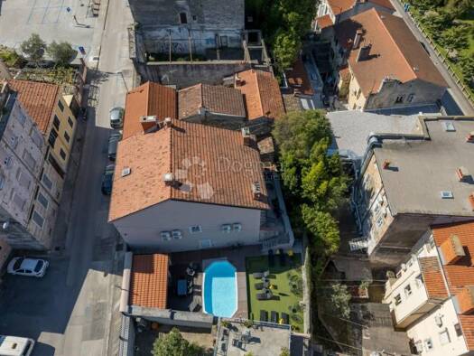 Haus zum Kauf 1.250.000 € 10 Zimmer 237 m² Centar, Pula Pula