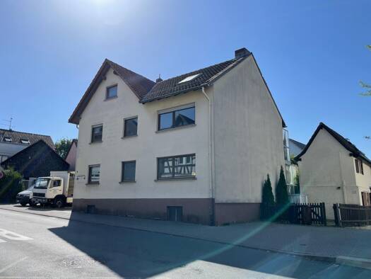Einfamilienhaus zum Kauf provisionsfrei 585.000 € 6 Zimmer 165,5 m² 196 m² Grundstück Schwalbacher Straße 4 Neuenhain Bad Soden 65812