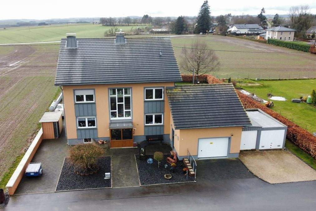 Immobilie in Karlshausen - Direkt einziehen - Schönes Zweifamilienhaus in Karlshausen - Bild 0