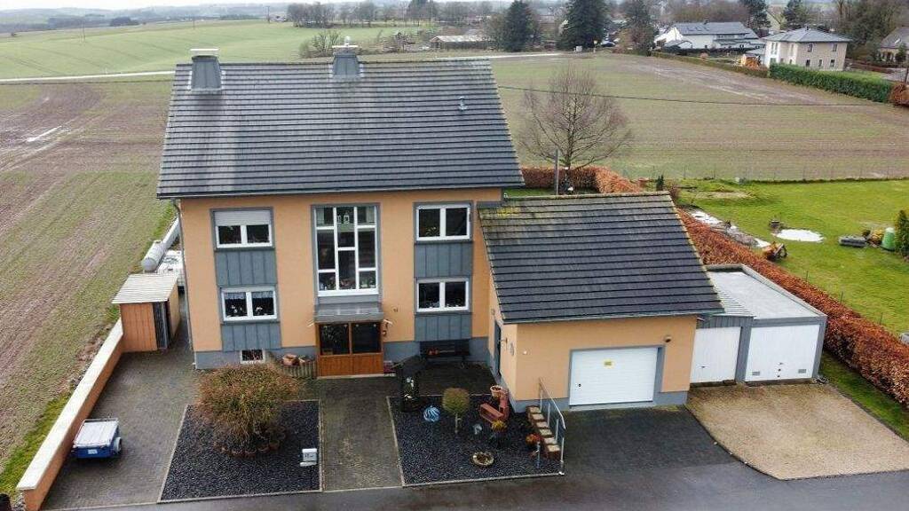 Mehrfamilienhaus zum Kauf 470.000 € 10 Zimmer 210 m² 1.090 m² Grundstück Karlshausen 54673
