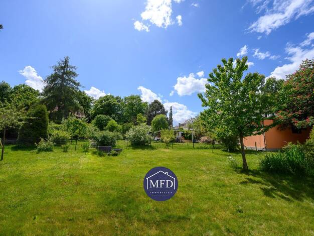 Mehrfamilienhaus zum Kauf 8 Zimmer 200 m² 989 m² Grundstück Klotzsche Dresden 01109