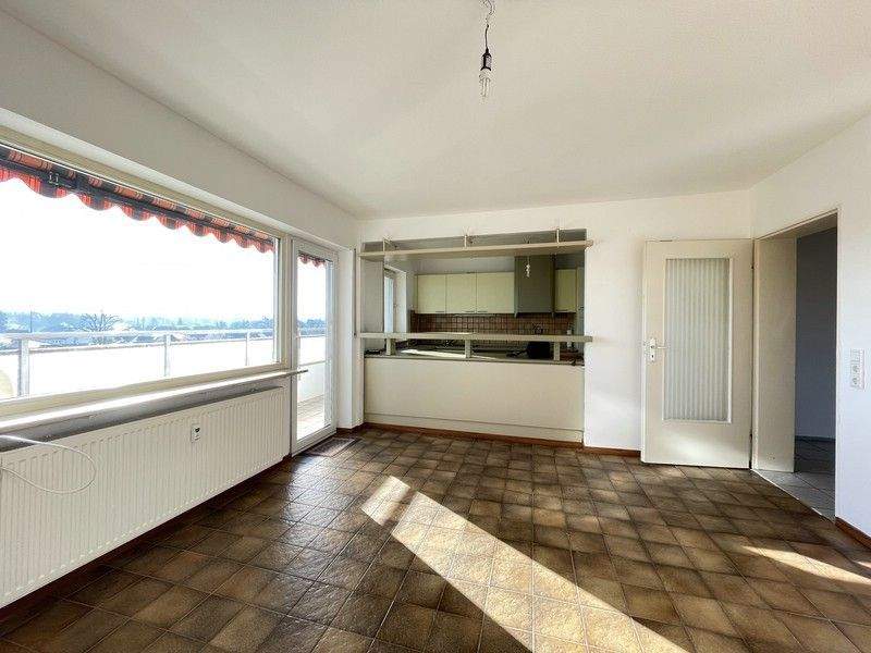 Immobilie in Röthenbach an der Pegnitz - Fernblick inklusive! Bezugsfreie 2-Zimmer-Wohnung mit Loggia in Röthenbach a. d. Pegnitz - Bild 1