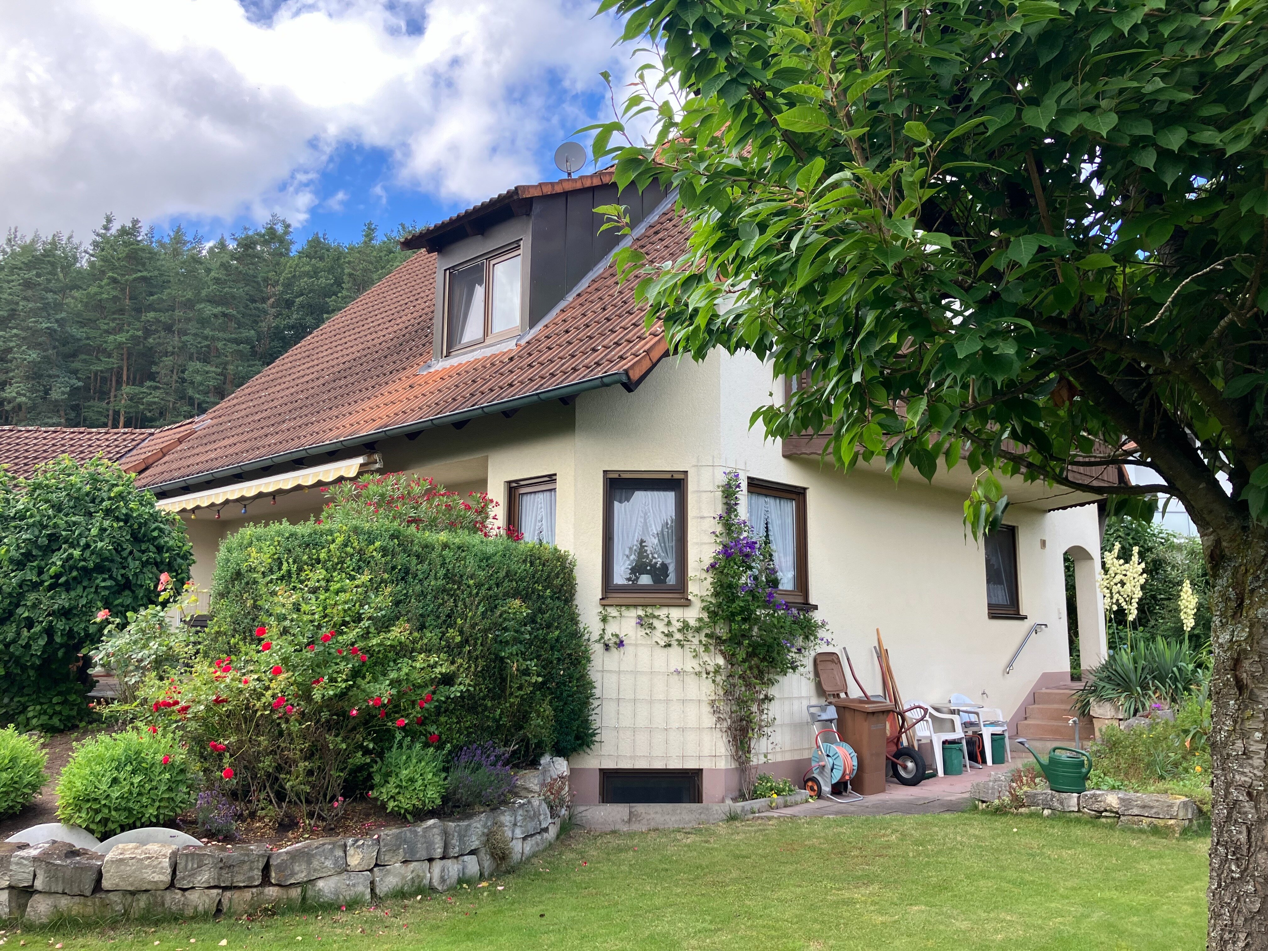 Einfamilienhaus zum Kauf provisionsfrei 449.000 € 5 Zimmer 140 m²<br/>Wohnfläche 834 m²<br/>Grundstück Obererlbach Obererlbach 91729