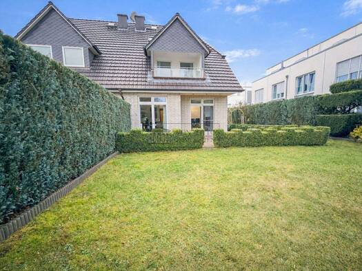 Haus zum Kauf 1.095.000 € 7 Zimmer 150 m² 395 m² Grundstück Sasel Hamburg 22393