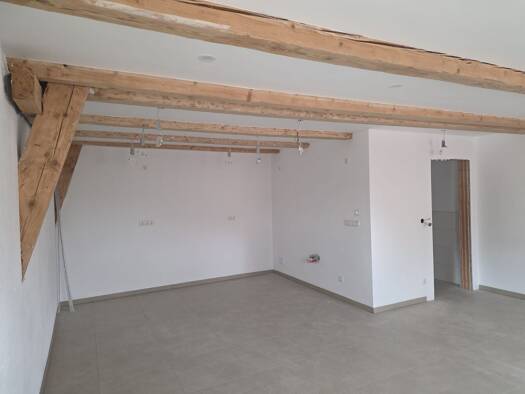 Wohnung zur Miete 450 € 1 Zimmer 50 m² 1. Geschoss frei ab sofort Aufhausen Mainburg 84048