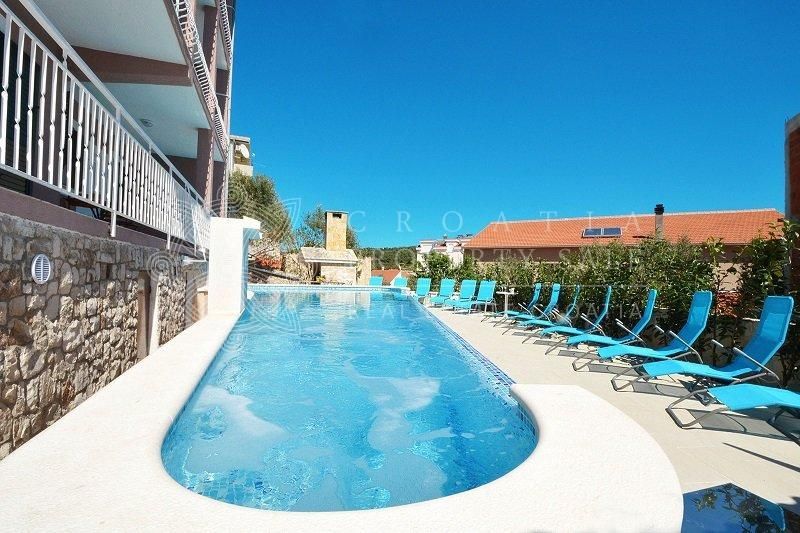 Haus zum Kauf 660.000 € 15 Zimmer 300 m²<br/>Wohnfläche Trogir