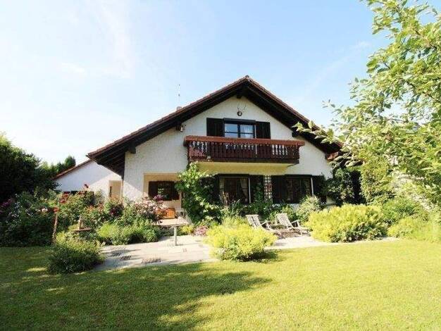 Haus zum Kauf 1.350.000 € 7 Zimmer 178 m² 848 m² Grundstück Stadtbergen 86391