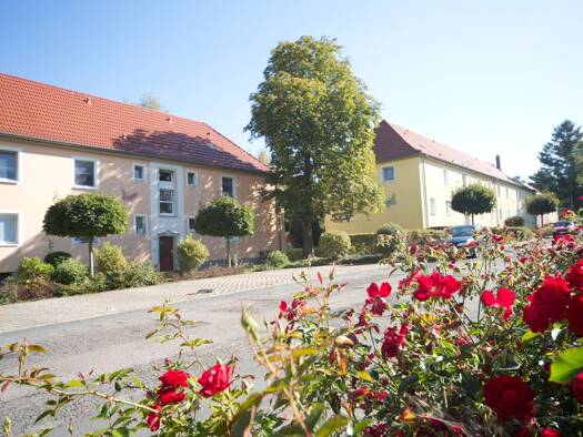 Wohnung zur Miete 405 € 2 Zimmer 65,2 m² 1. Geschoss Mozartstraße 11 Rötha Rötha 04571