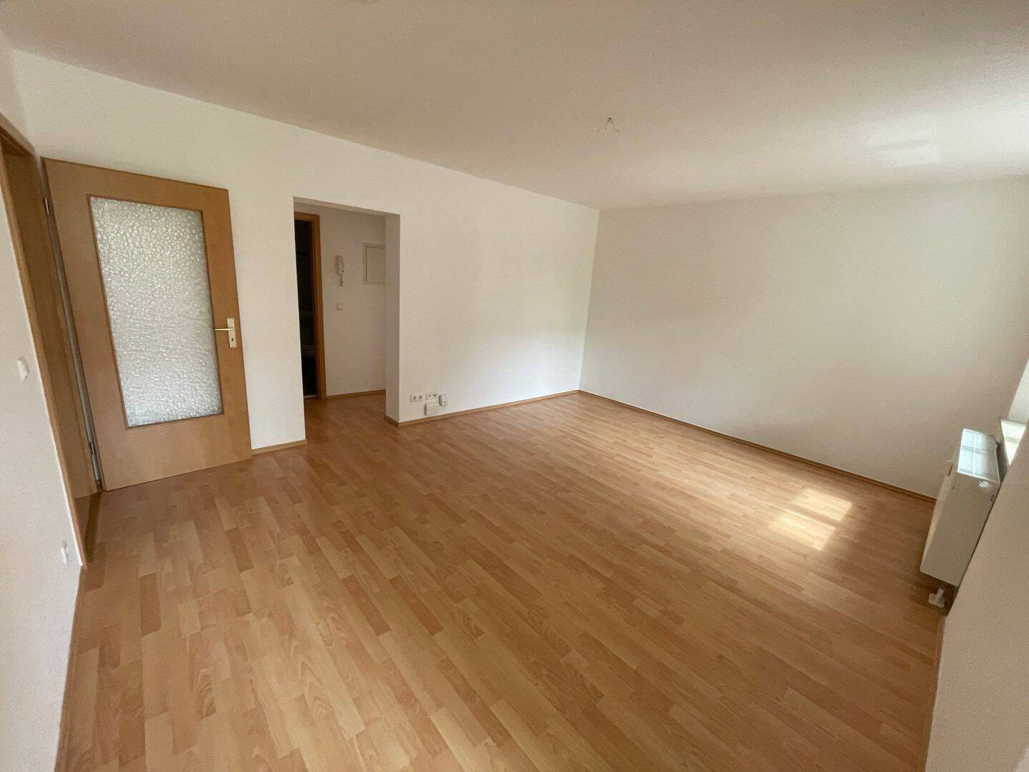 SUPER! schöne Lage und 2 Räume mit Balkon- Was will man mehr!? – Beethovenstr. 52a we 2, 9130 Chemnitz – Vorschaubild 16