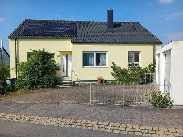 Einfamilienhaus zum Kauf provisionsfrei 399.000 € 6 Zimmer 181 m² 670 m² Grundstück Ahornweg Drosendorf Memmelsdorf 96117